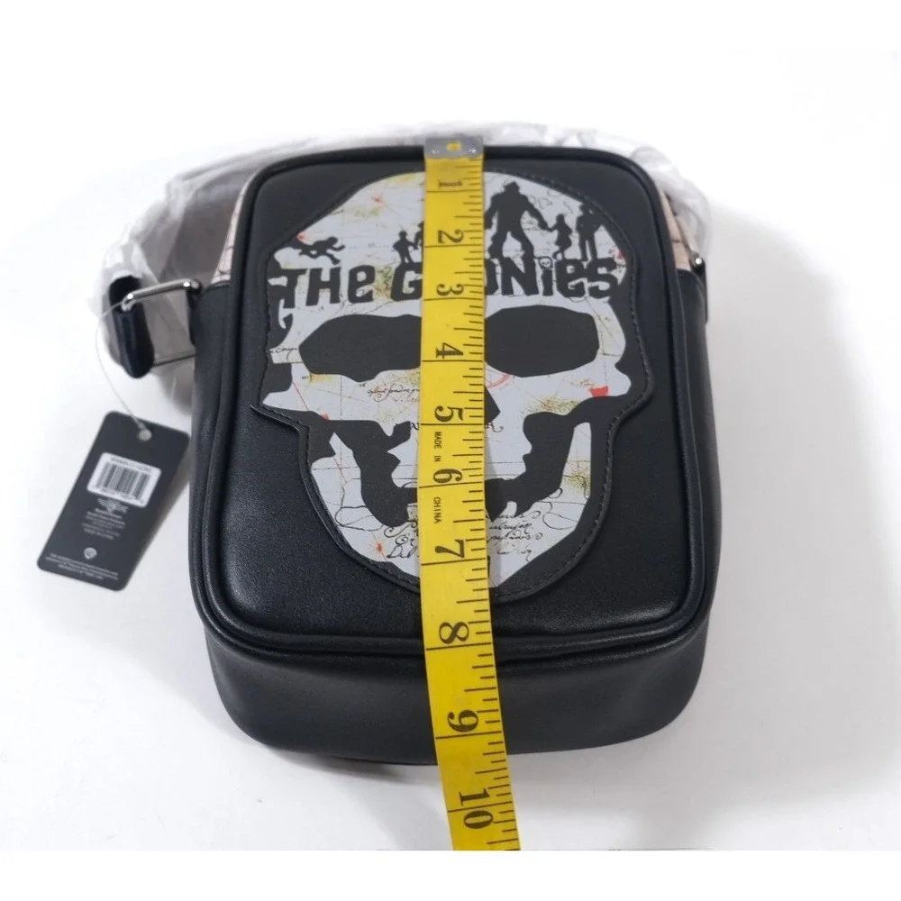 Buckle-Down Crossbody Bag Black The Goonies Skull Map Graphic WWMN-51-GONS
